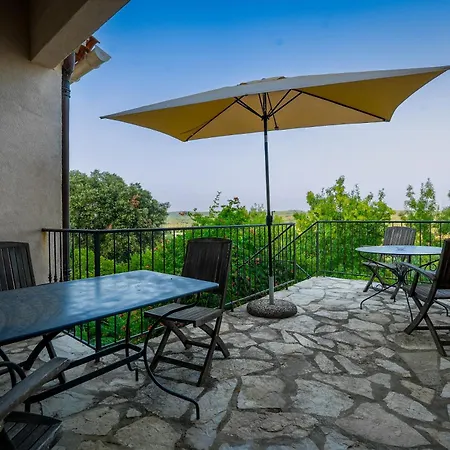 Maison 11 Personnes Avec Piscine 14 M Et Grand Terrain Vila